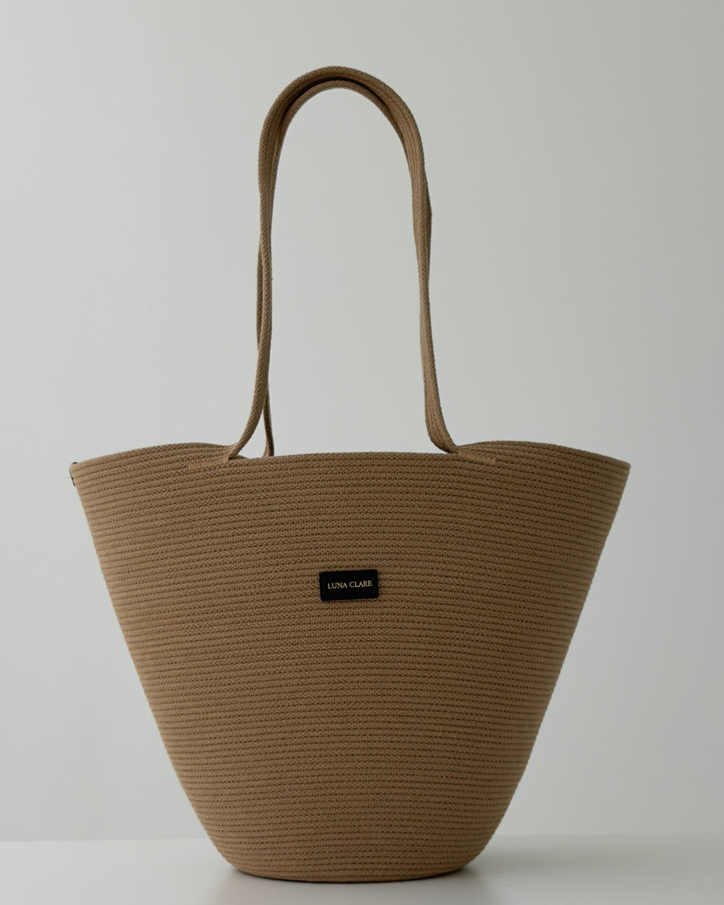 Luna Round – Golden Caramel