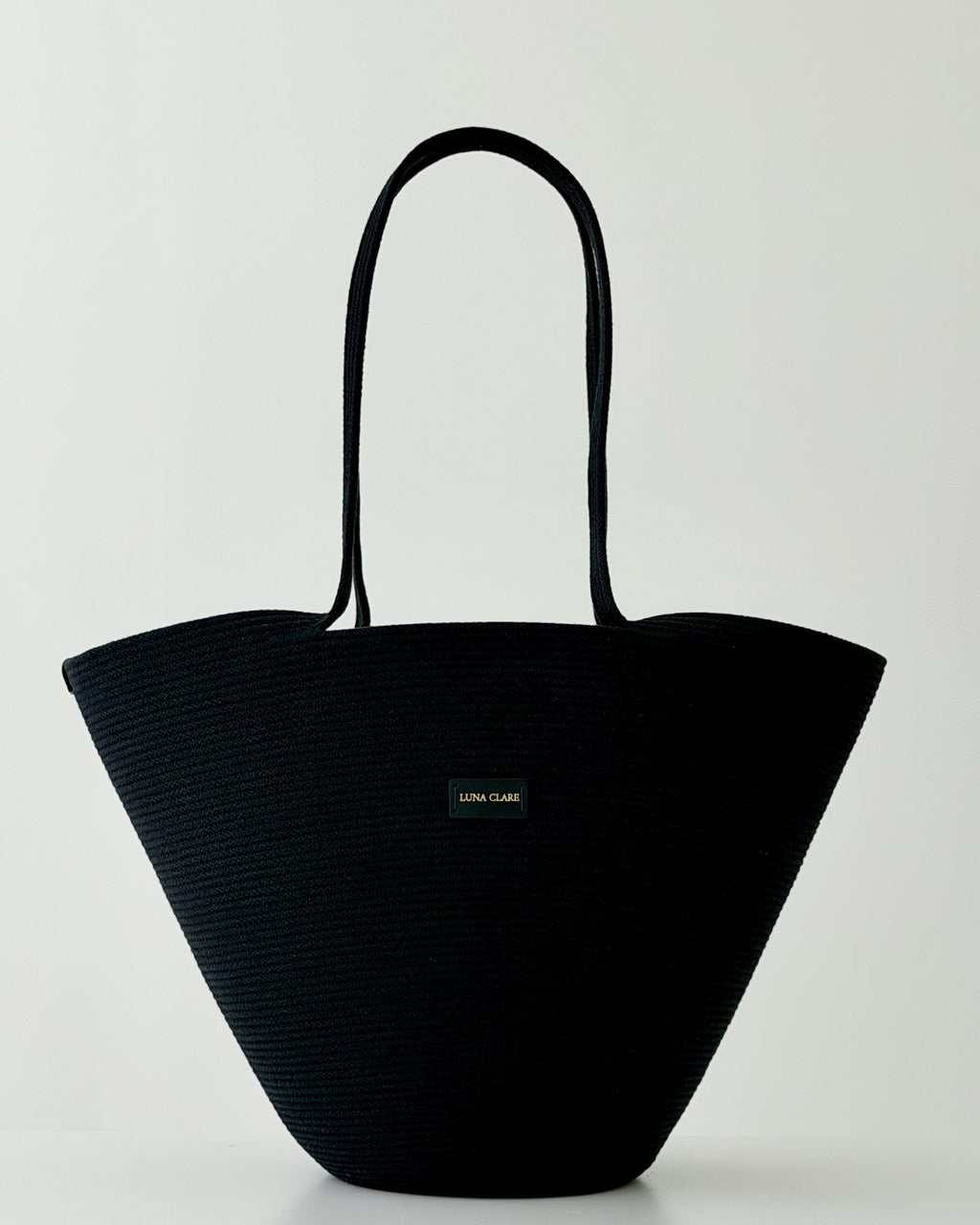 Luna  Round – Calm Black