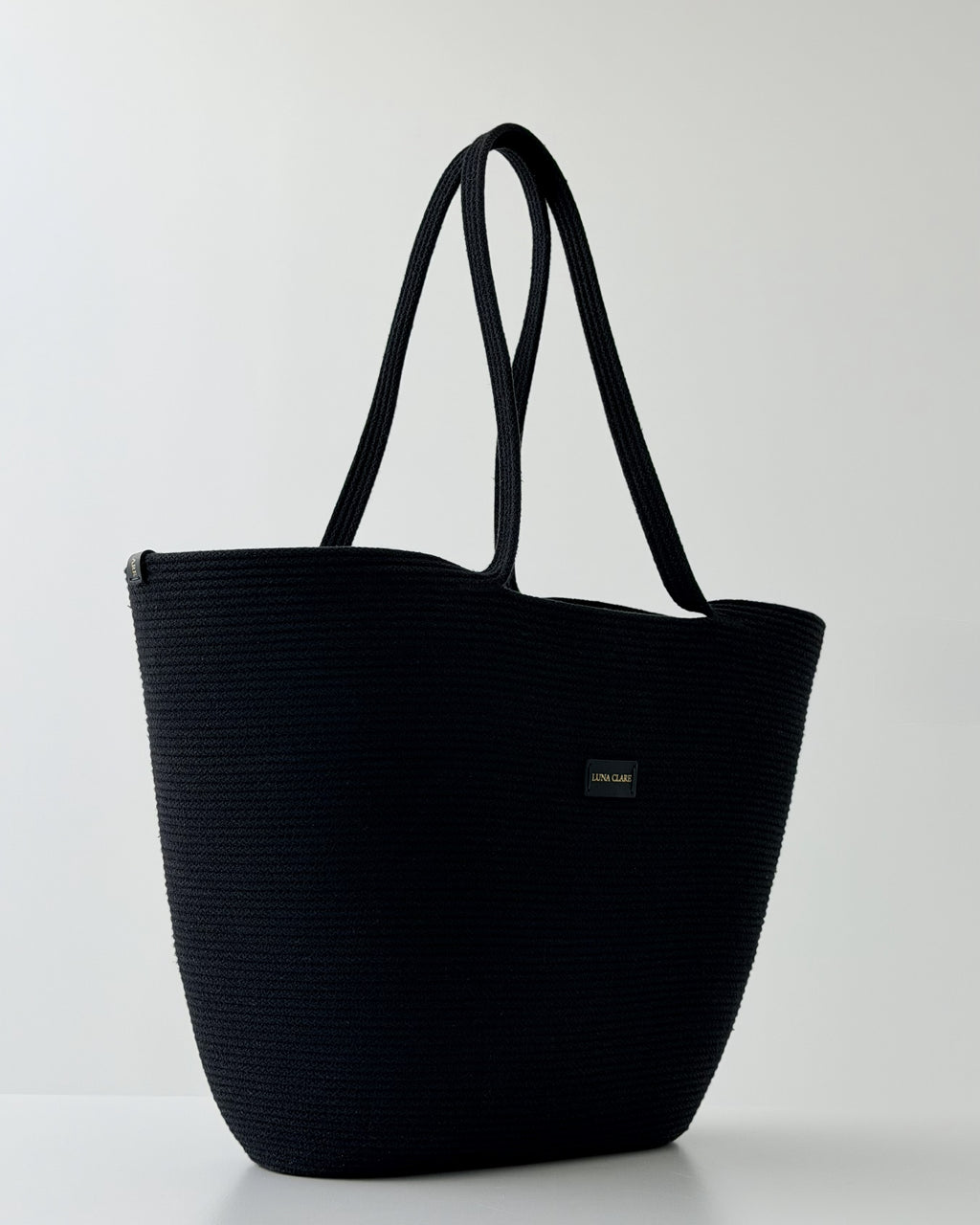 Luna Oval – Calm Black