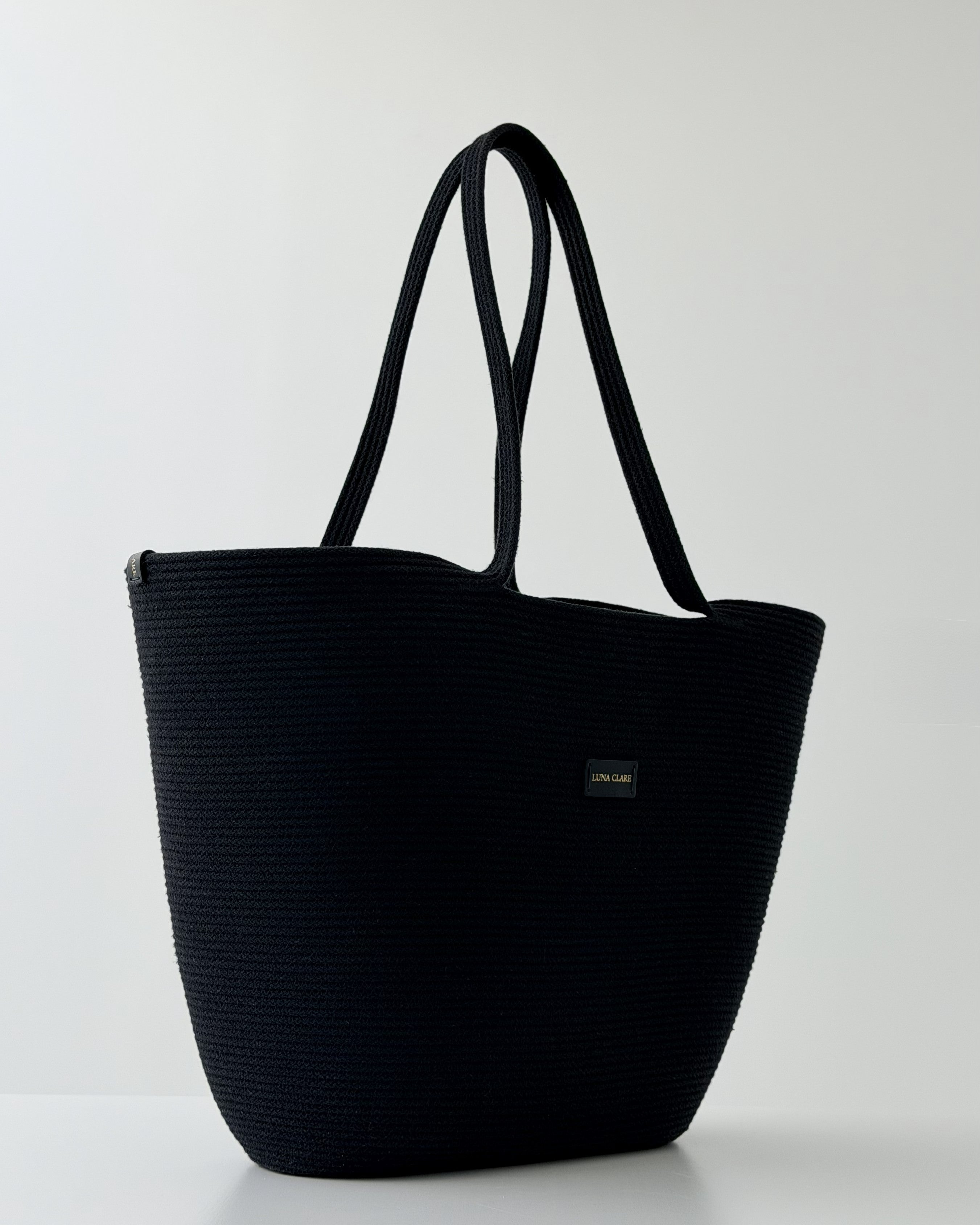 Luna Oval – Calm Black