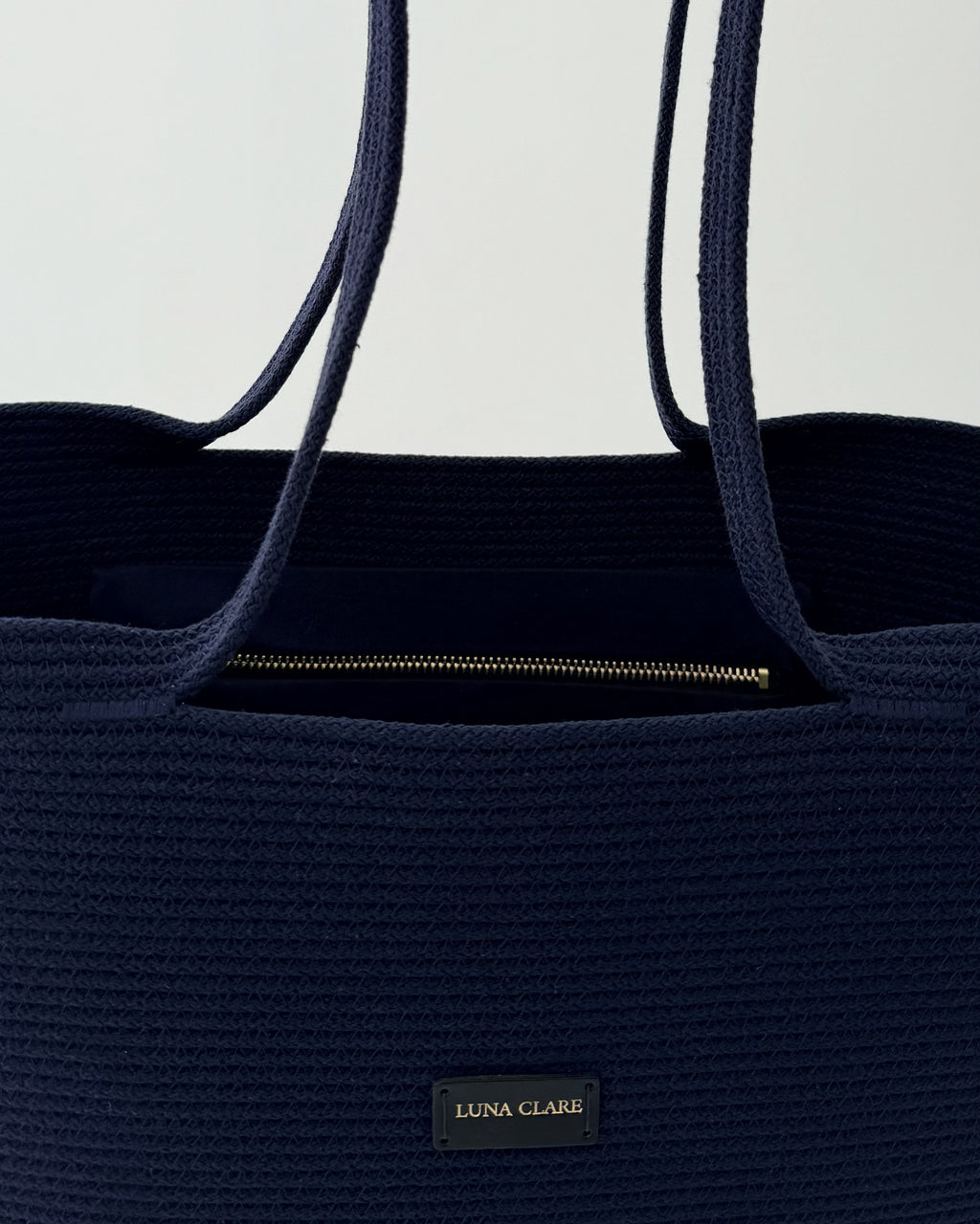 Luna Round – Midnight Blue