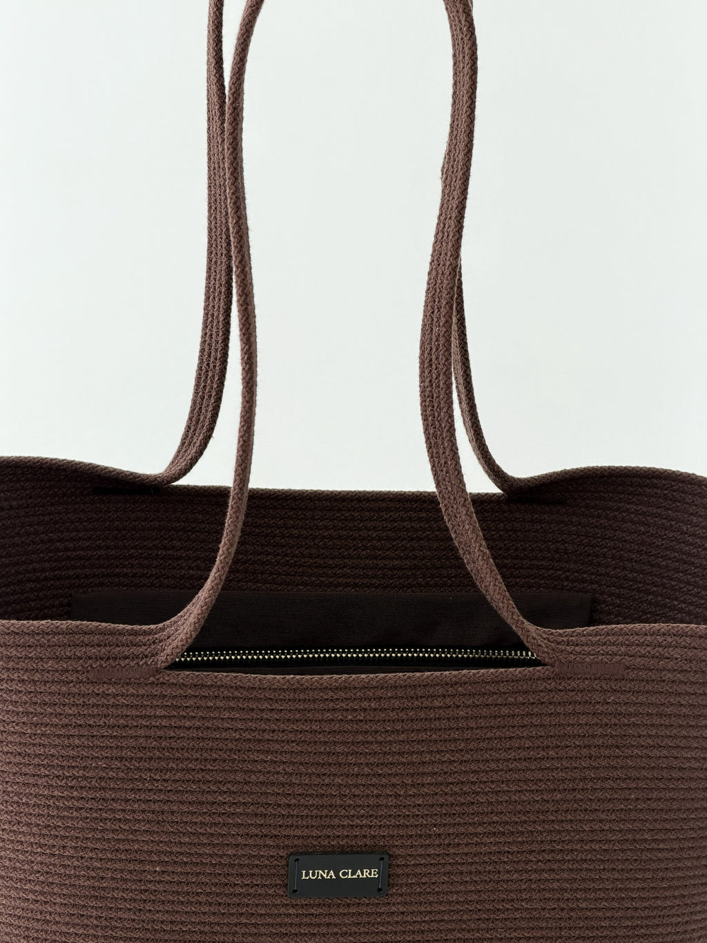 Luna Round – Dark Cocoa
