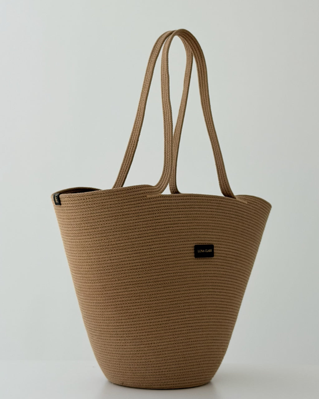 Luna Round – Golden Caramel